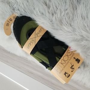 Fit kicks crossovers